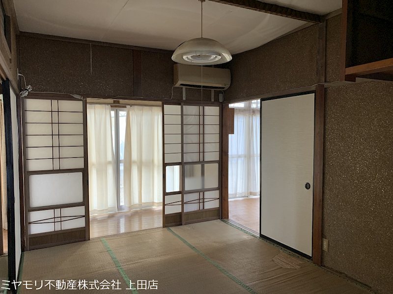 上田市古安曽　中古戸建 内観写真（リビング以外の居室）