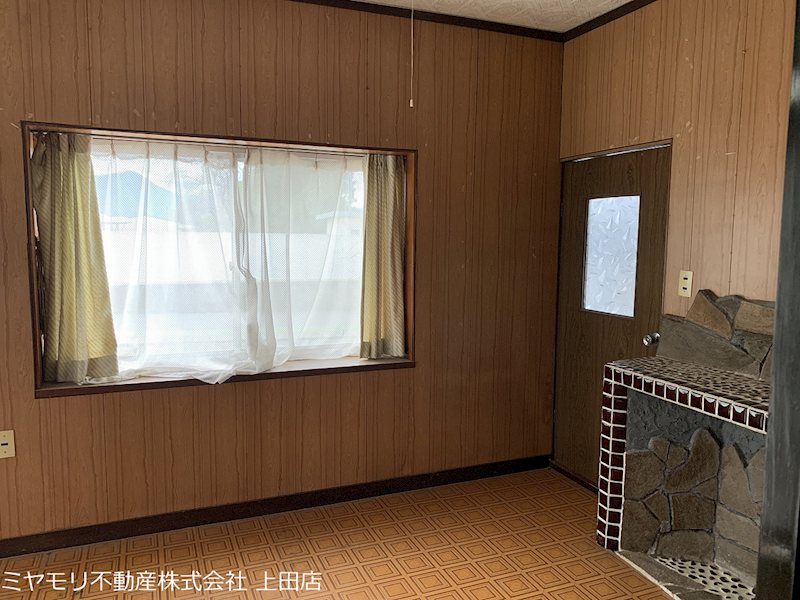 上田市古安曽　中古戸建 内観写真（リビング以外の居室）