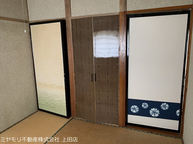 上田市古安曽　中古戸建 内観写真（リビング以外の居室）