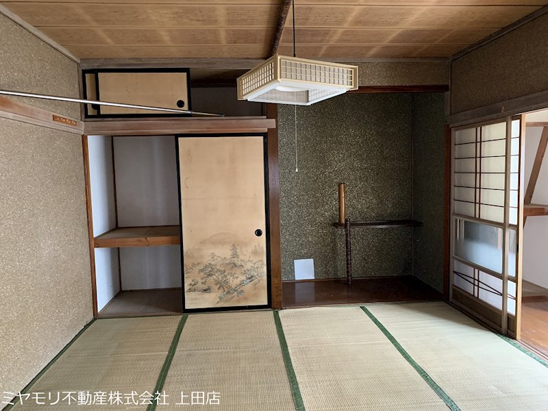上田市古安曽　中古戸建 内観写真（リビング以外の居室）