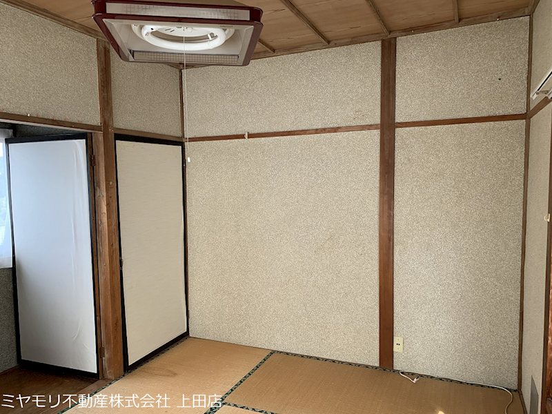 上田市古安曽　中古戸建 内観写真（リビング以外の居室）