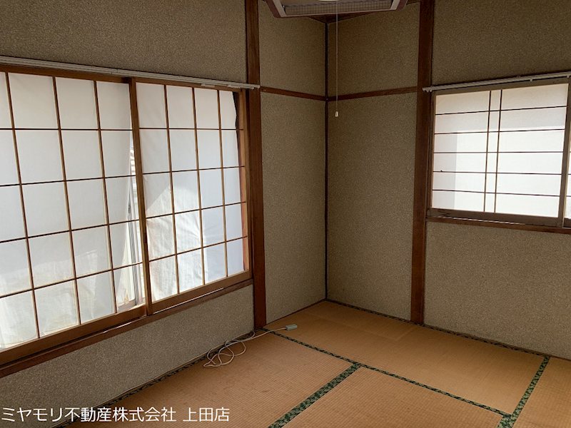 上田市古安曽　中古戸建 内観写真（リビング以外の居室）
