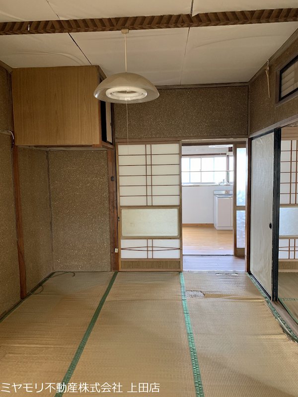 上田市古安曽　中古戸建 内観写真（リビング以外の居室）