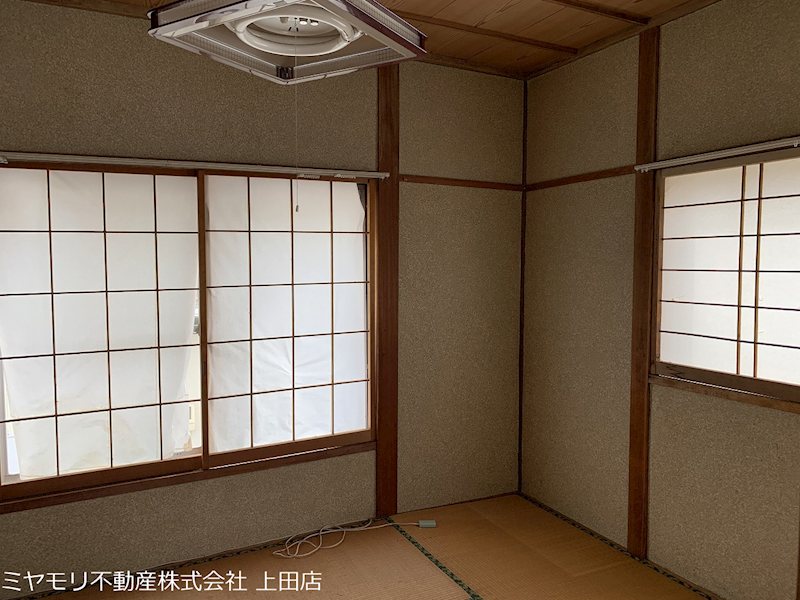 上田市古安曽　中古戸建 内観写真（リビング以外の居室）