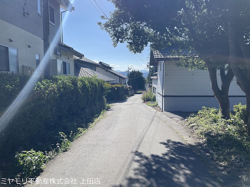 東御市和　土地 現地写真（前面道路含む現地写真）