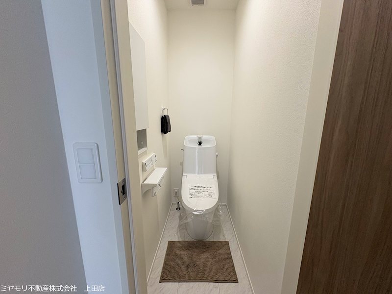東御市滋野乙　新築戸建(1号棟) 内観写真（トイレ）