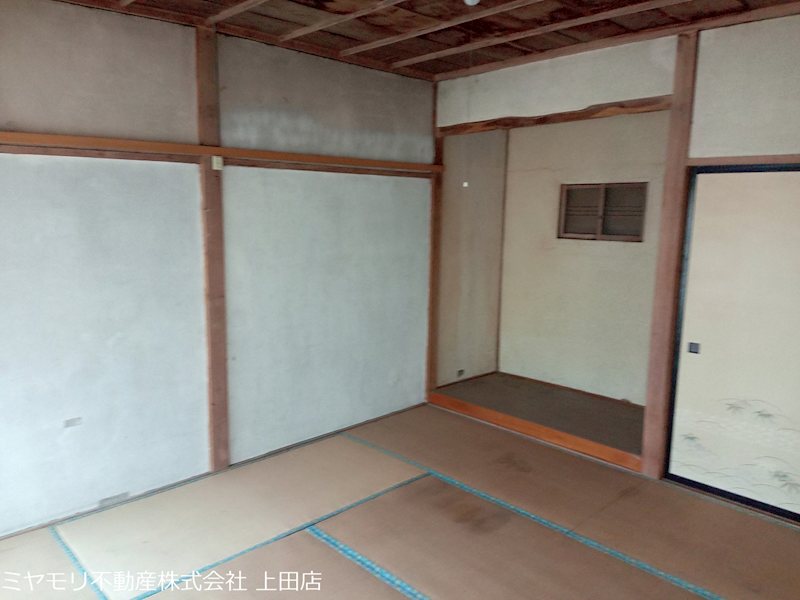 上田市諏訪形　中古戸建 内観写真（リビング）