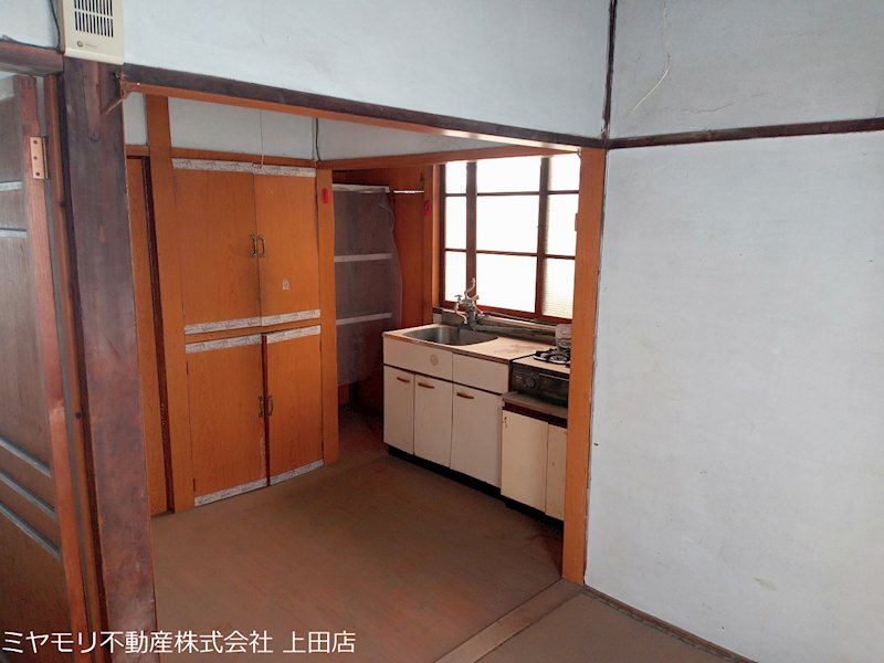 上田市諏訪形　中古戸建 内観写真（キッチン）