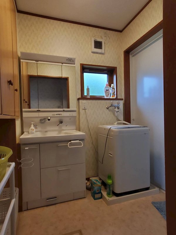 小諸市滋野甲　中古戸建 内観写真（洗面台・洗面所）