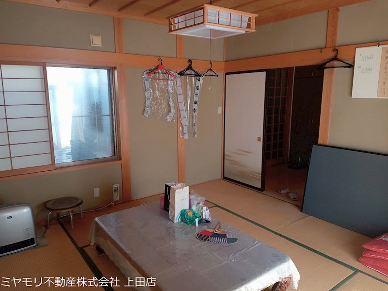 【契約済】　上田市常磐城6丁目　中古戸建 内観写真（リビング以外の居室）