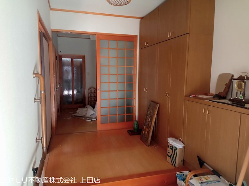 【契約済】　上田市常磐城6丁目　中古戸建 現地写真（玄関）