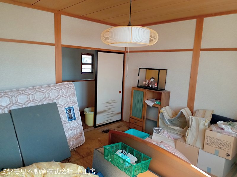 【契約済】　上田市常磐城6丁目　中古戸建 内観写真（リビング以外の居室）