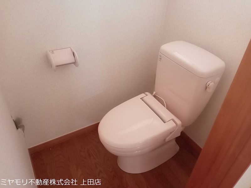 【契約済】　上田市常磐城6丁目　中古戸建 内観写真（トイレ）