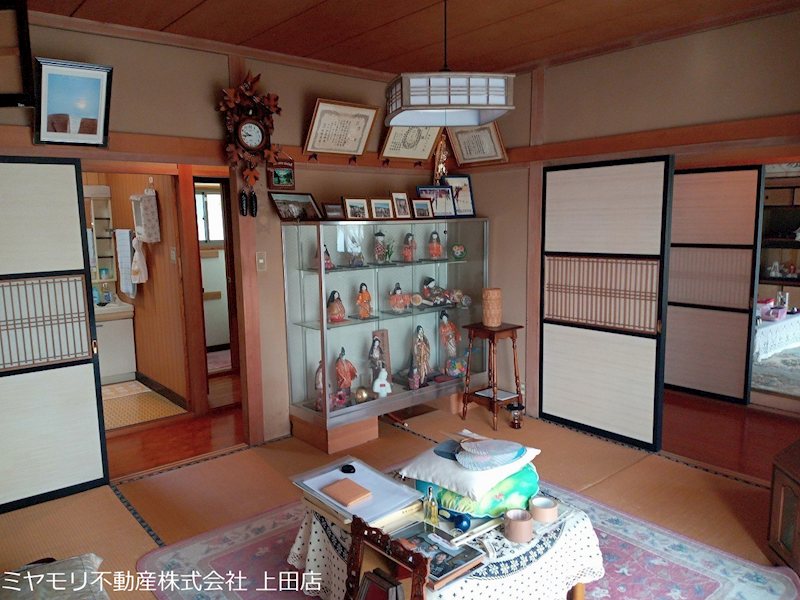 上田市仁古田　中古戸建 内観写真（リビング）