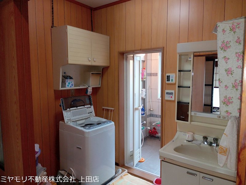 上田市仁古田　中古戸建 内観写真（洗面台・洗面所）