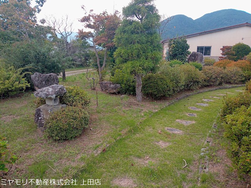 上田市仁古田　中古戸建 現地写真（庭）