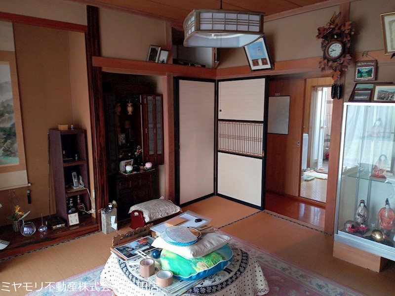 上田市仁古田　中古戸建 内観写真（リビング）