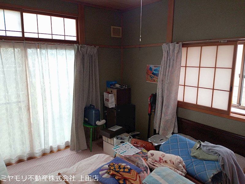 上田市仁古田　中古戸建 内観写真（リビング以外の居室）