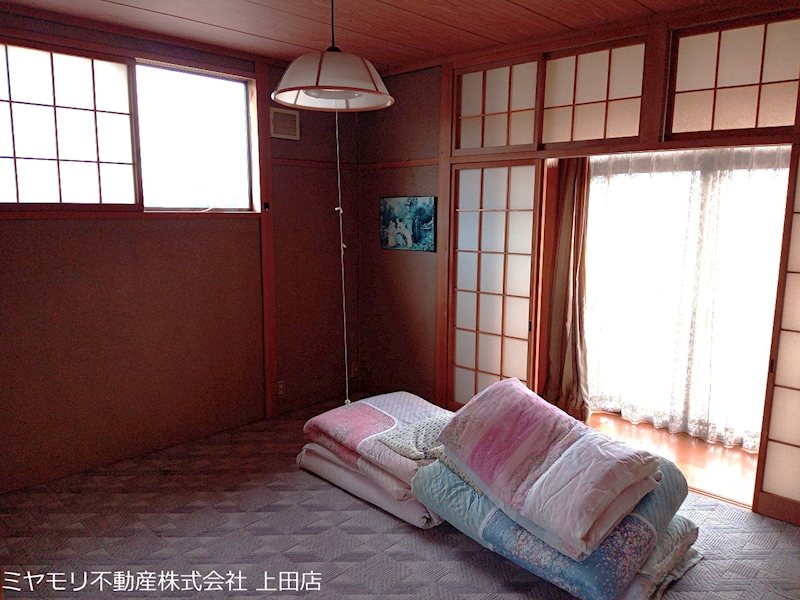 上田市仁古田　中古戸建 内観写真（リビング以外の居室）