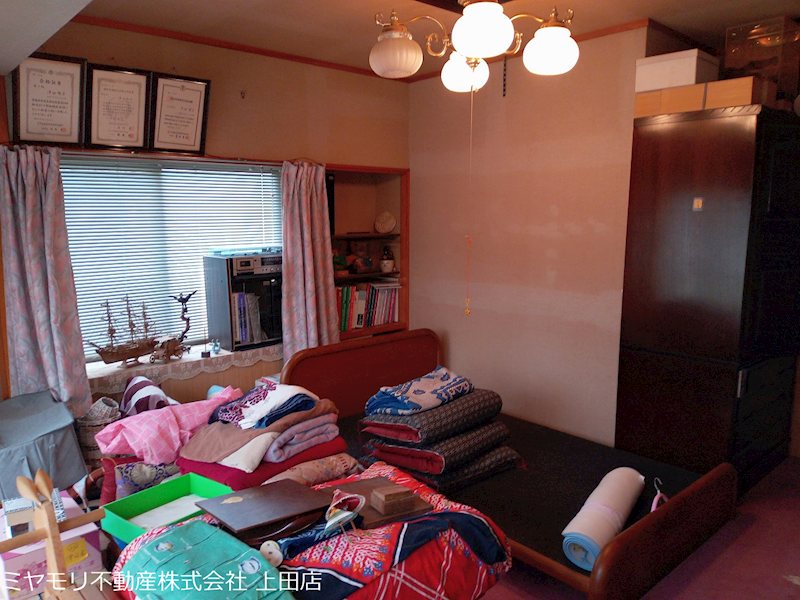 上田市仁古田　中古戸建 内観写真（リビング以外の居室）