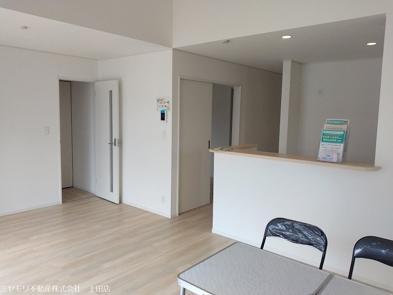 東御市常田　新築戸建 内観写真（リビング）
