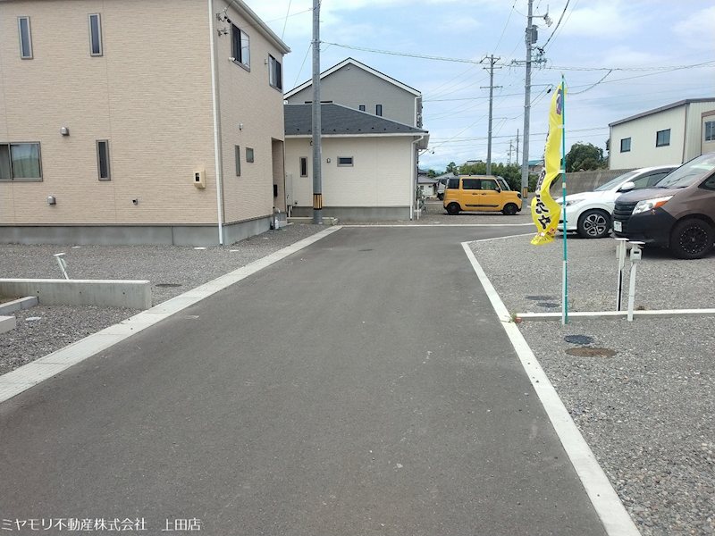 東御市常田　新築戸建 現地写真（前面道路含む現地写真）