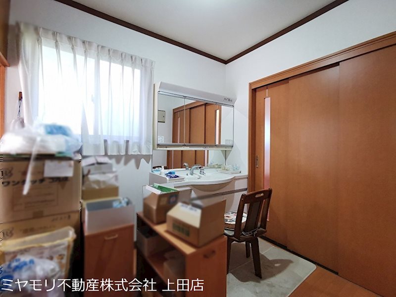 上田市常磐城　中古戸建 内観写真（洗面台・洗面所）