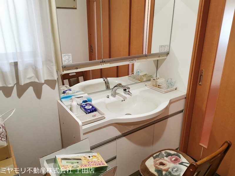 上田市常磐城　中古戸建 内観写真（洗面台・洗面所）