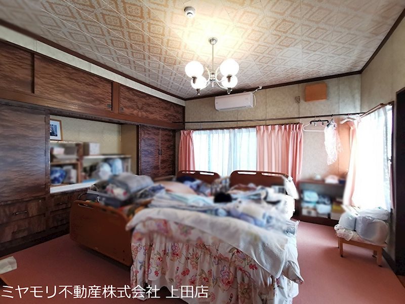 上田市常磐城　中古戸建 内観写真（リビング以外の居室）