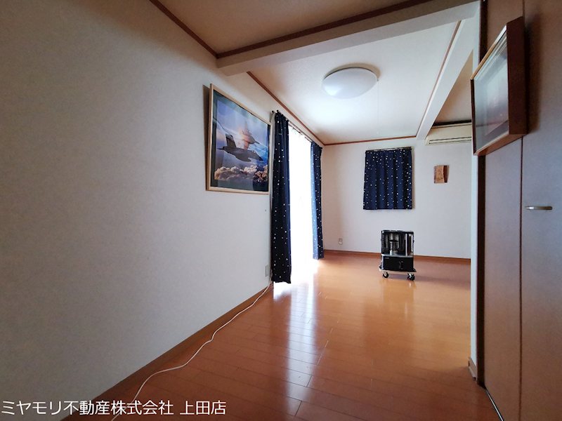 上田市蒼久保 中古戸建 内観写真（リビング）