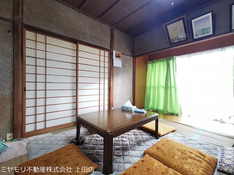 上田市蒼久保 中古戸建 内観写真（リビング以外の居室）