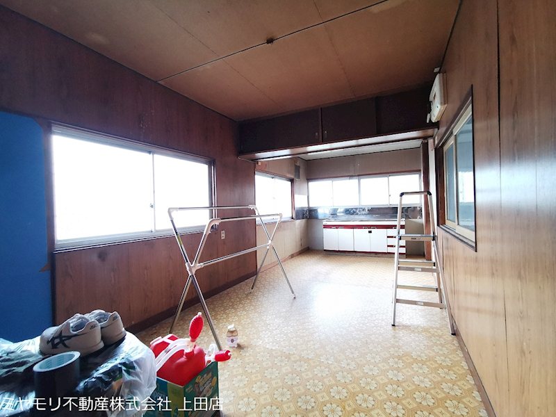 上田市蒼久保 中古戸建 内観写真（リビング以外の居室）