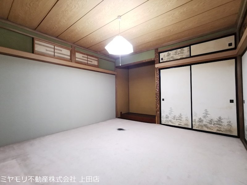上田市蒼久保 中古戸建 内観写真（リビング以外の居室）