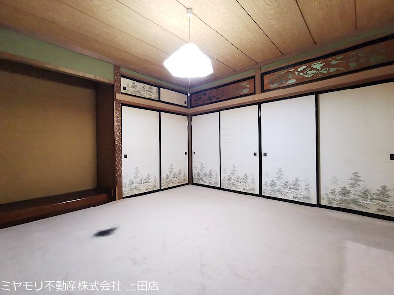 上田市蒼久保 中古戸建 内観写真（リビング以外の居室）