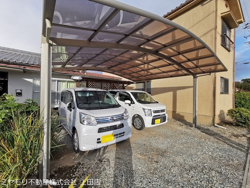 上田市蒼久保 中古戸建 現地写真（駐車場）