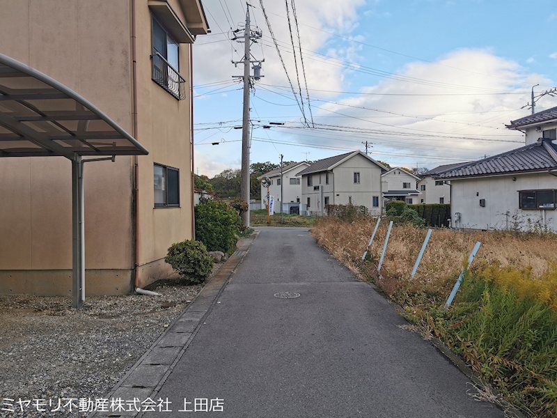 上田市蒼久保 中古戸建 現地写真（前面道路含む現地写真）