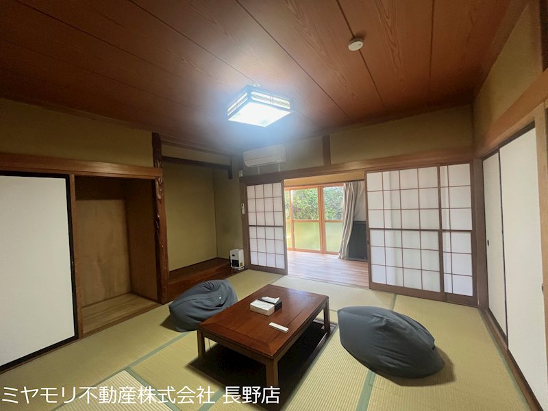 長野県千曲市上山田温泉２丁目 内観写真（リビング）