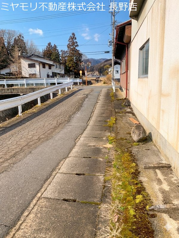 長野県上水内郡飯綱町芋川 現地写真（前面道路含む現地写真）