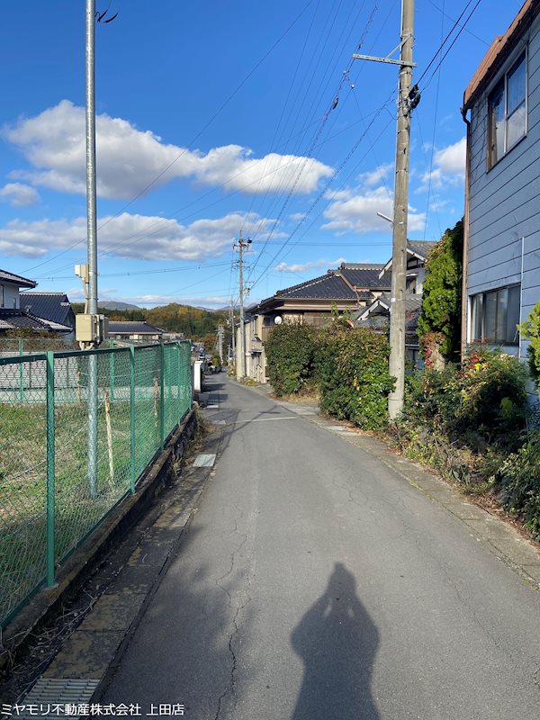 上田市別所温泉　土地 現地写真（前面道路含む現地写真）