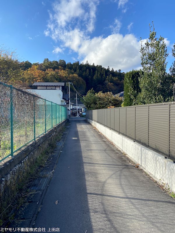 上田市別所温泉　土地 現地写真（前面道路含む現地写真）