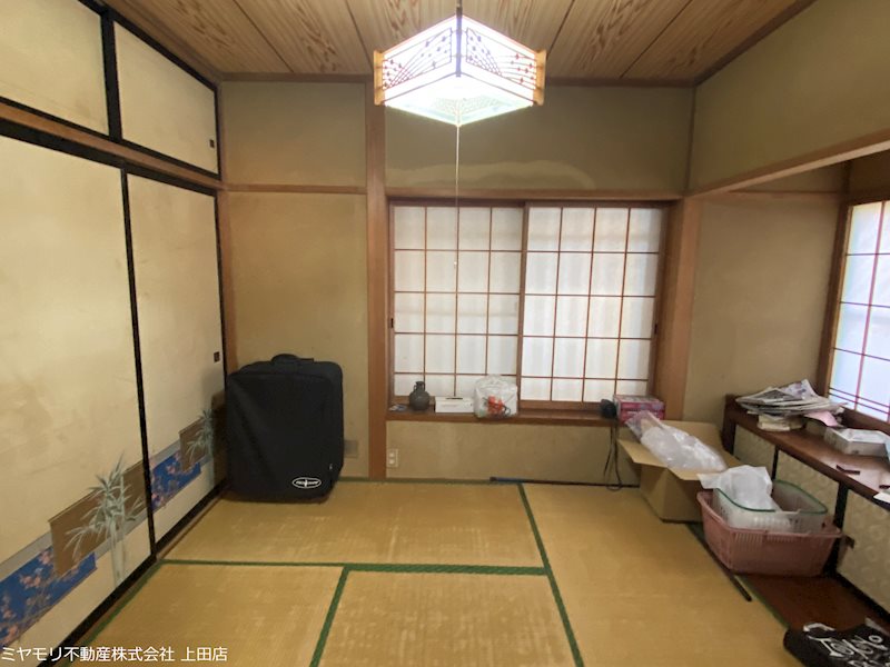 上田市諏訪形　中古戸建 内観写真（リビング以外の居室）