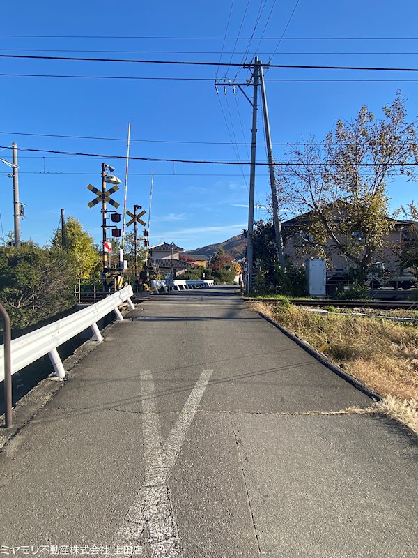 上田市諏訪形　中古戸建 現地写真（前面道路含む現地写真）
