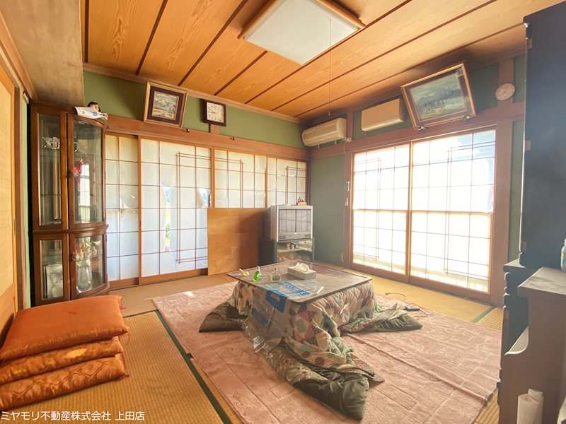 【契約済】東御市新屋　中古戸建 内観写真（リビング）