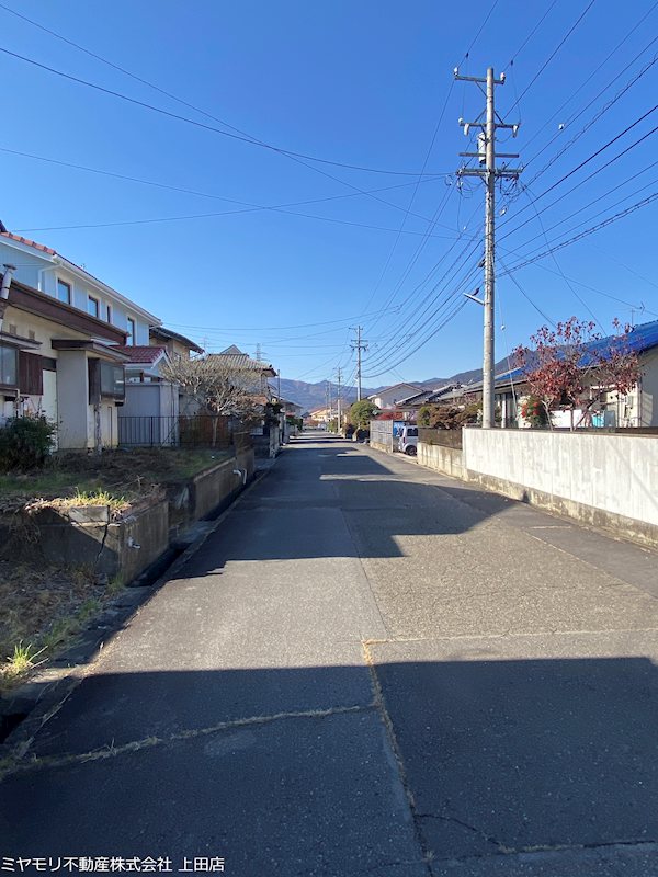 上田市上田原　土地 現地写真（前面道路含む現地写真）