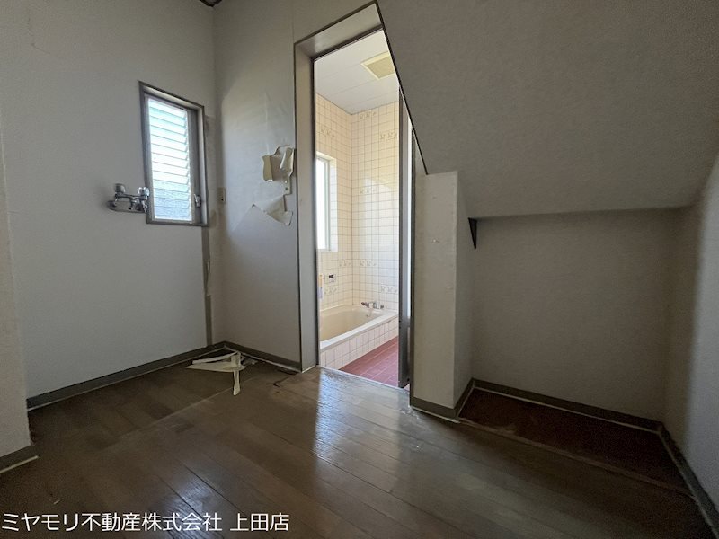 上田市上田　中古戸建 内観写真（洗面台・洗面所）