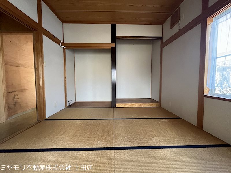 上田市上田　中古戸建 内観写真（リビング以外の居室）