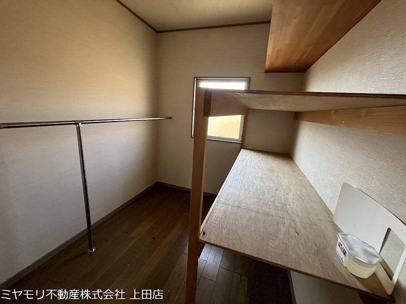 上田市上田　中古戸建 内観写真（収納）