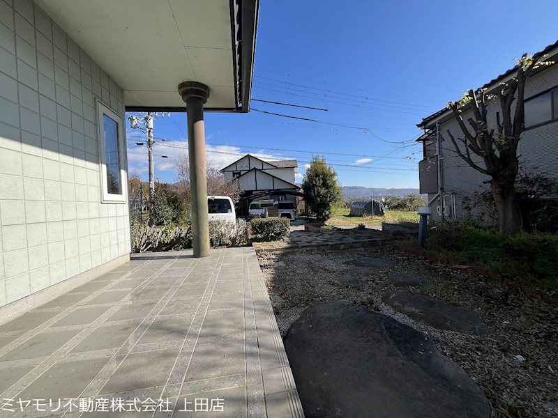 上田市上田　中古戸建 現地写真（玄関）