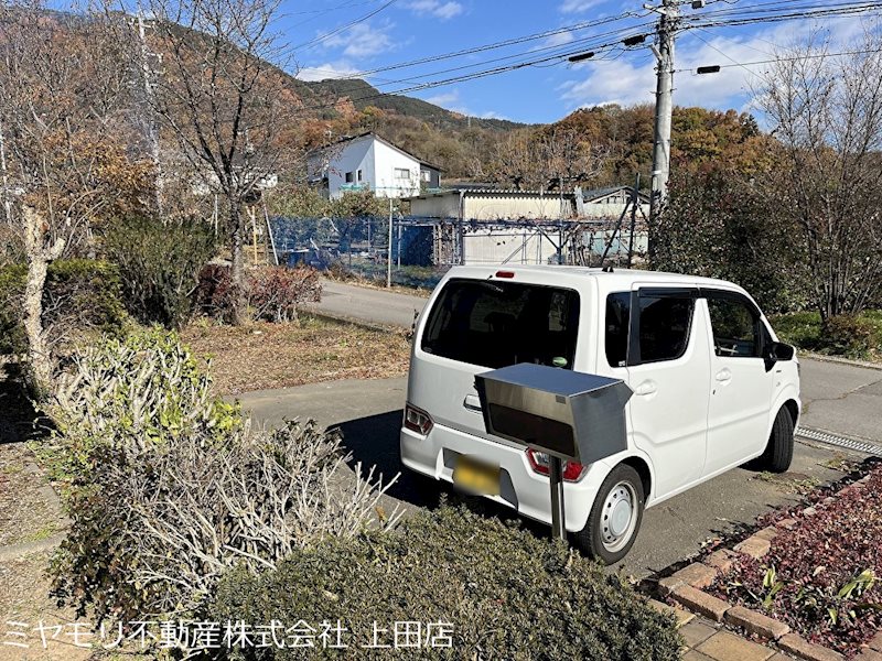 上田市上田　中古戸建 現地写真（駐車場）