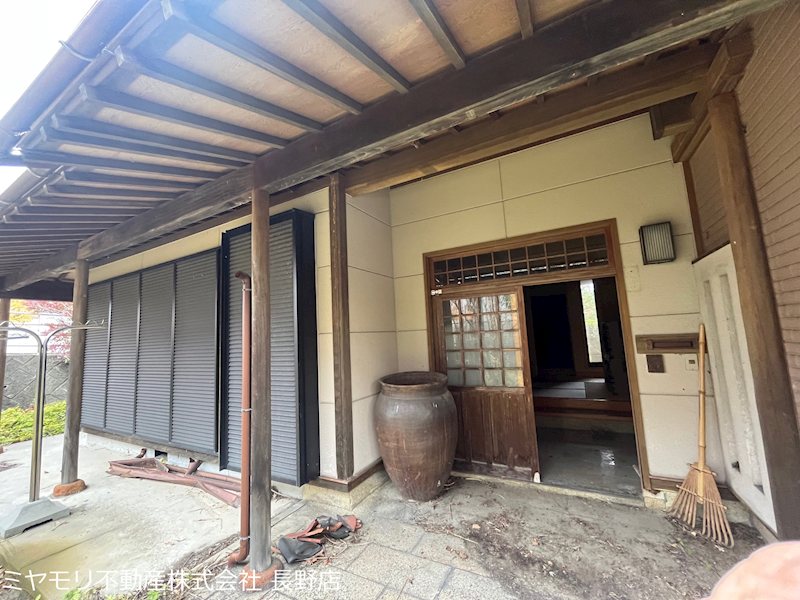 長野県中野市七瀬 現地写真（玄関）